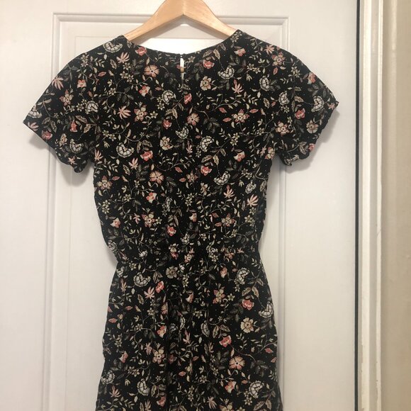 Old Navy Sz XS Black Floral Rayon Flutter Sleeve Open Back Romper w/ Pockets - Picture 2 of 9
